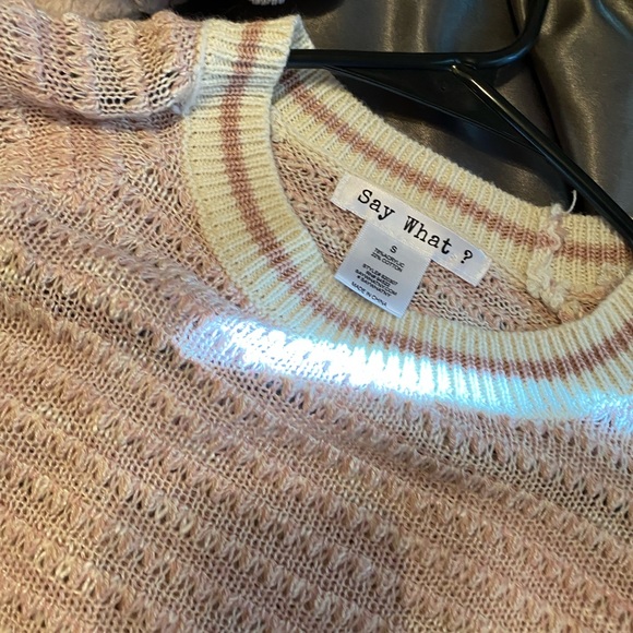 Knitted sweater with lots of cute features - Picture 3 of 3